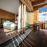 Deschana Lodge